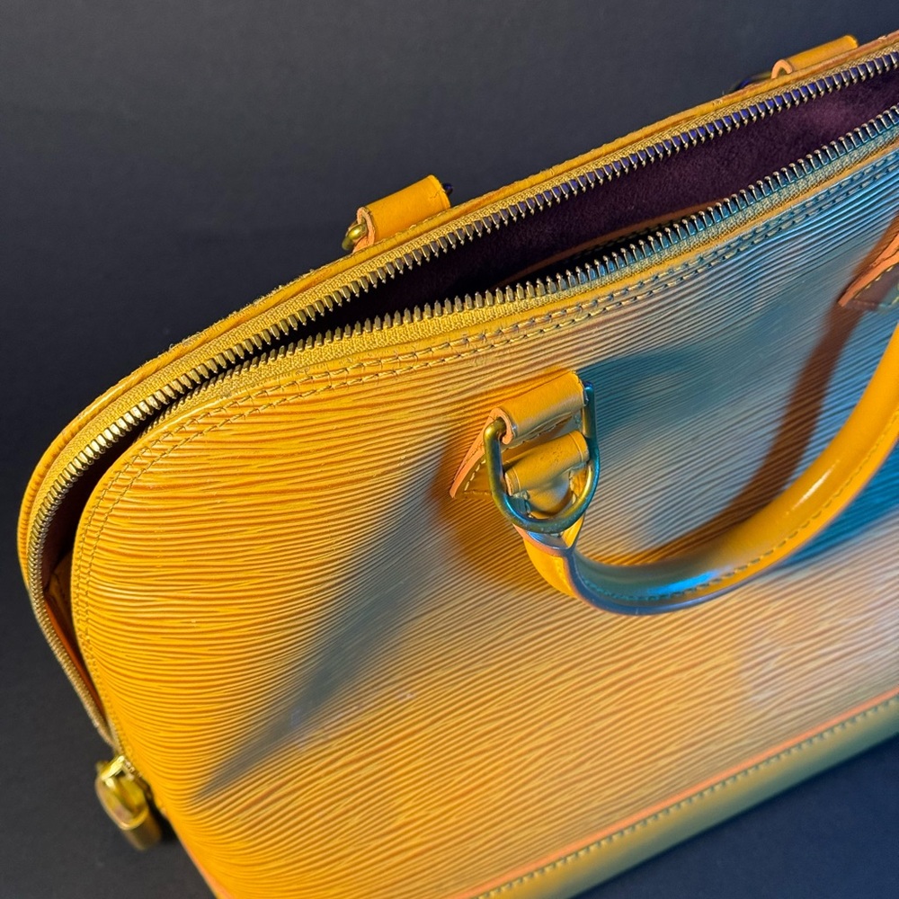 LOUIS VUITTON - ALMA EPI YELLOW with purple suede interior great condition!!! - Picture 11 of 13